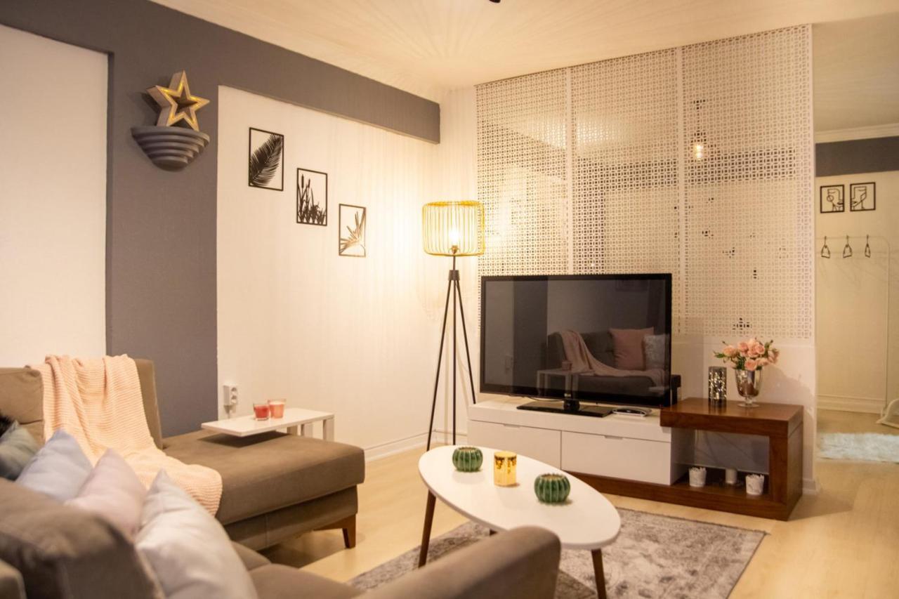 Amazing Flat Near The Coast With A Delightful Shared Terrace Close To Public Transportation In Karsiyaka Izmir Exterior photo